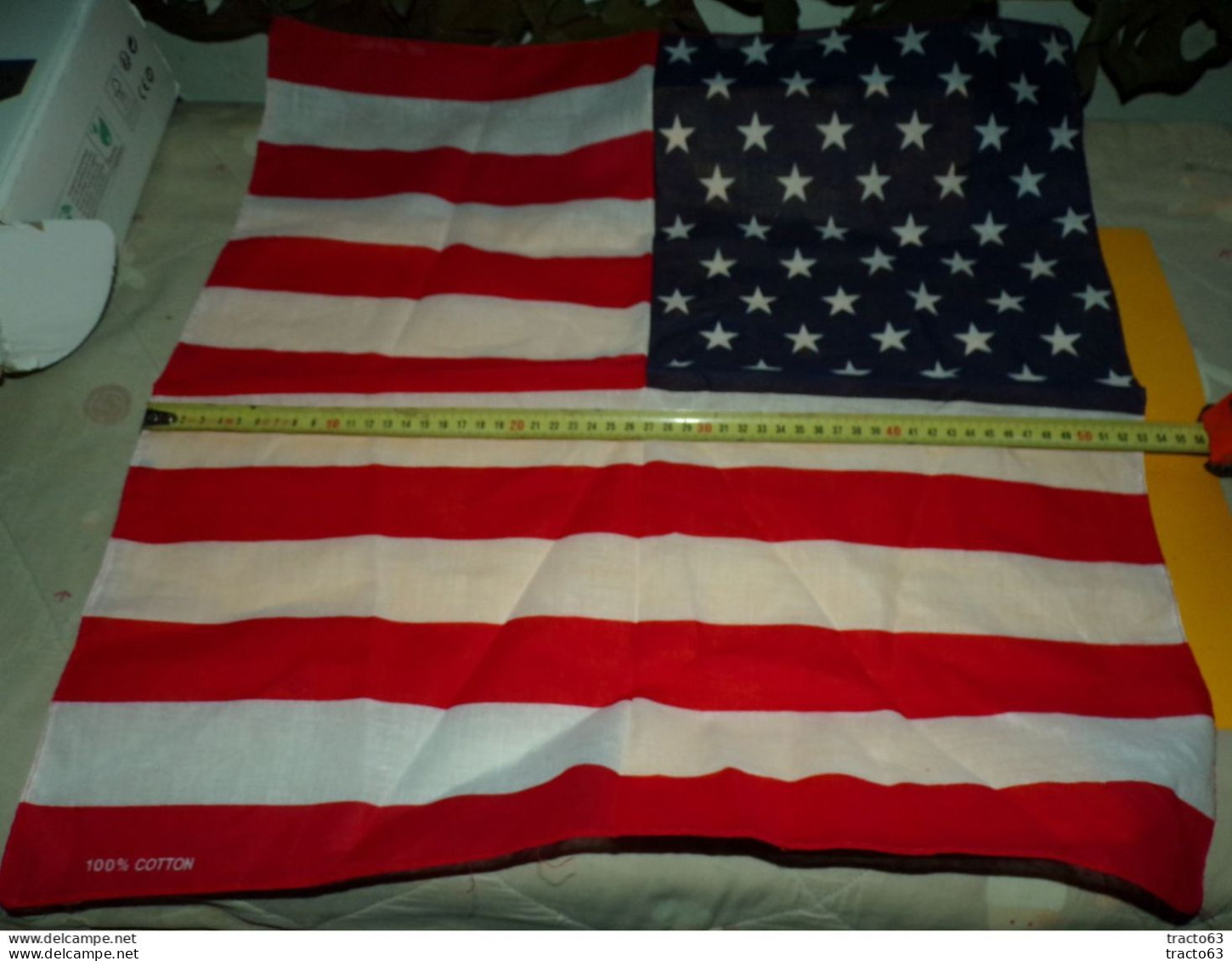 FOULARD EN DRAPEAU AMERICAIN , 100 % COTON  ,DIMENSION 53 CM  X 53 CM ,BON ETAT VOIR PHOTOS . POUR TOUT RENSEIGNEMENT ME - Patches