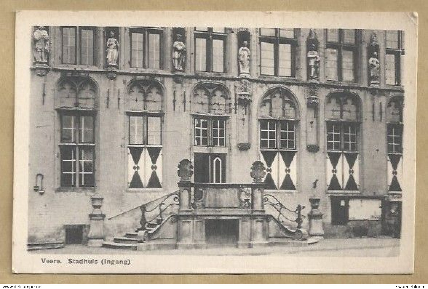 NL.- VEERE. STADHUIS. INGANG. ONGELOPEN. - Veere