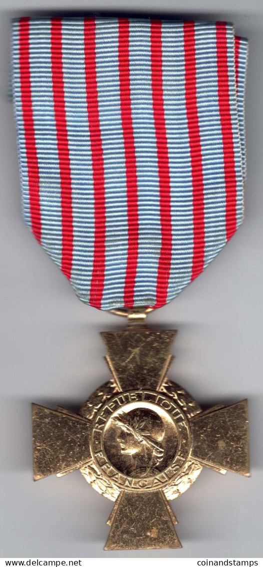 Frankreich Medaille Croix Du Combattant Bronze -teils Feuervergoldet, An Orig. Bandabschnitt, II+ - Francia