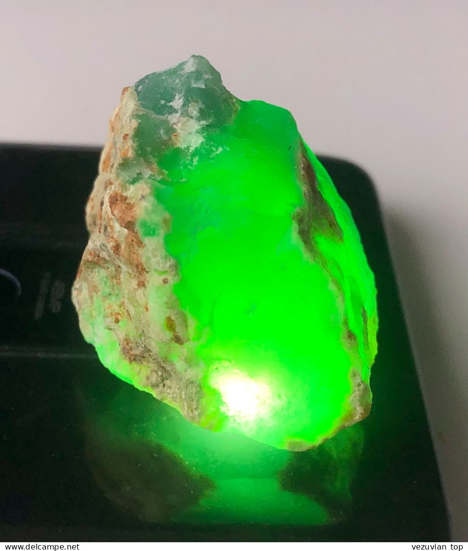 Chrysoprase, good quality specimen with deep rich green color