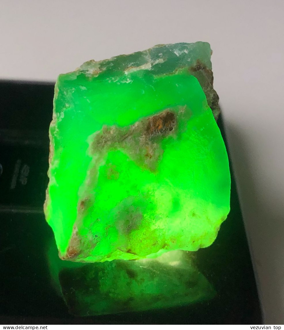 Chrysoprase, good quality specimen with deep rich green color