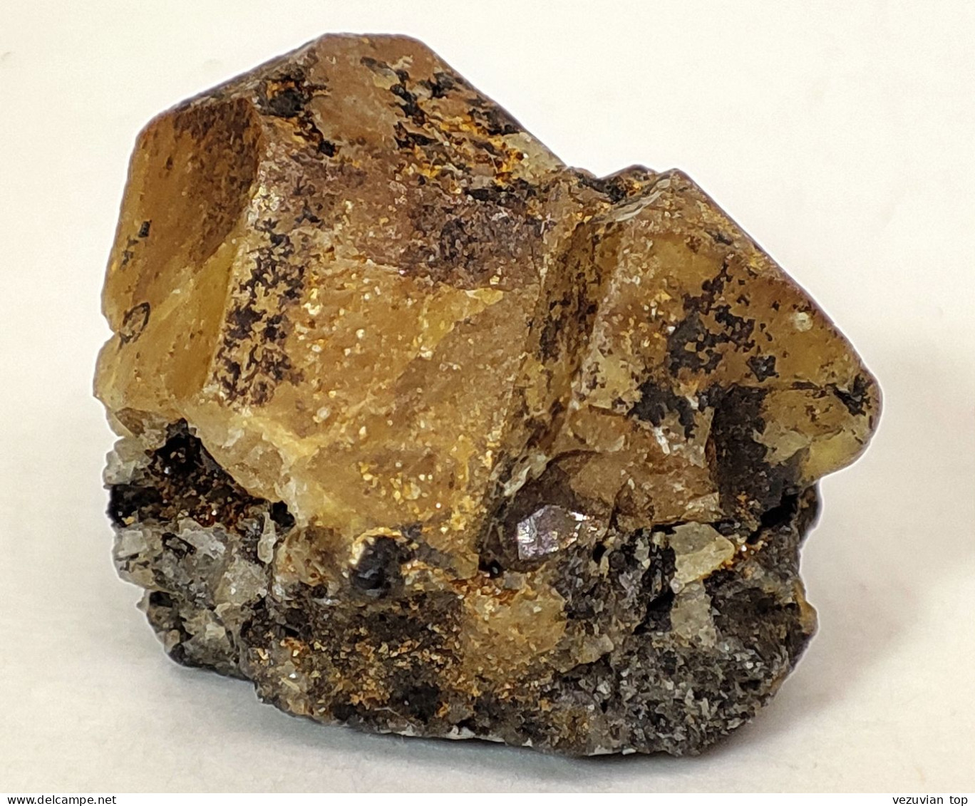 Scheelite Crystal Cluster. Rarity! - Minerals