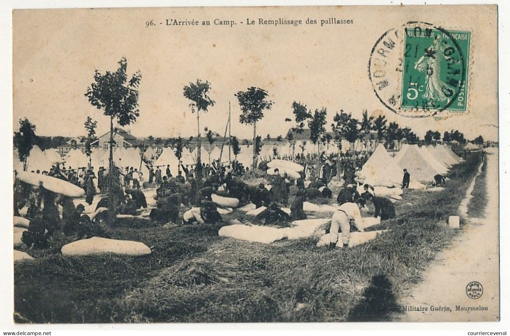 CPA - MOURMELON-LE-GRAND (Marne) - L'Arrivée Au Camp - Le Remplissage Des Paillasses - Mourmelon Le Grand