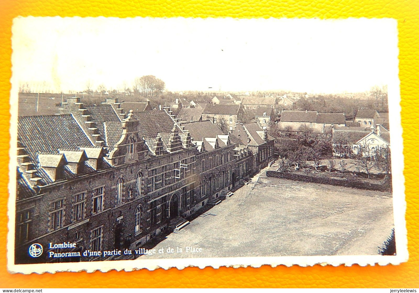 LOMBISE  -  Panorama D'une Partie Du Village Et De La Place - Lens