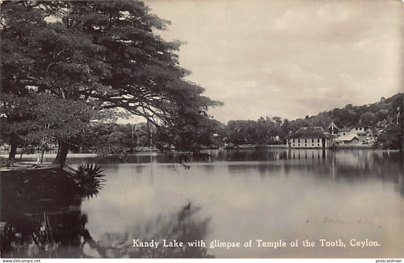 Sri Lanka - Kandy Lake With Glimpse Of Temple Of The Tooth - Publ. Plâté Ltd. 37 - Sri Lanka (Ceylon)