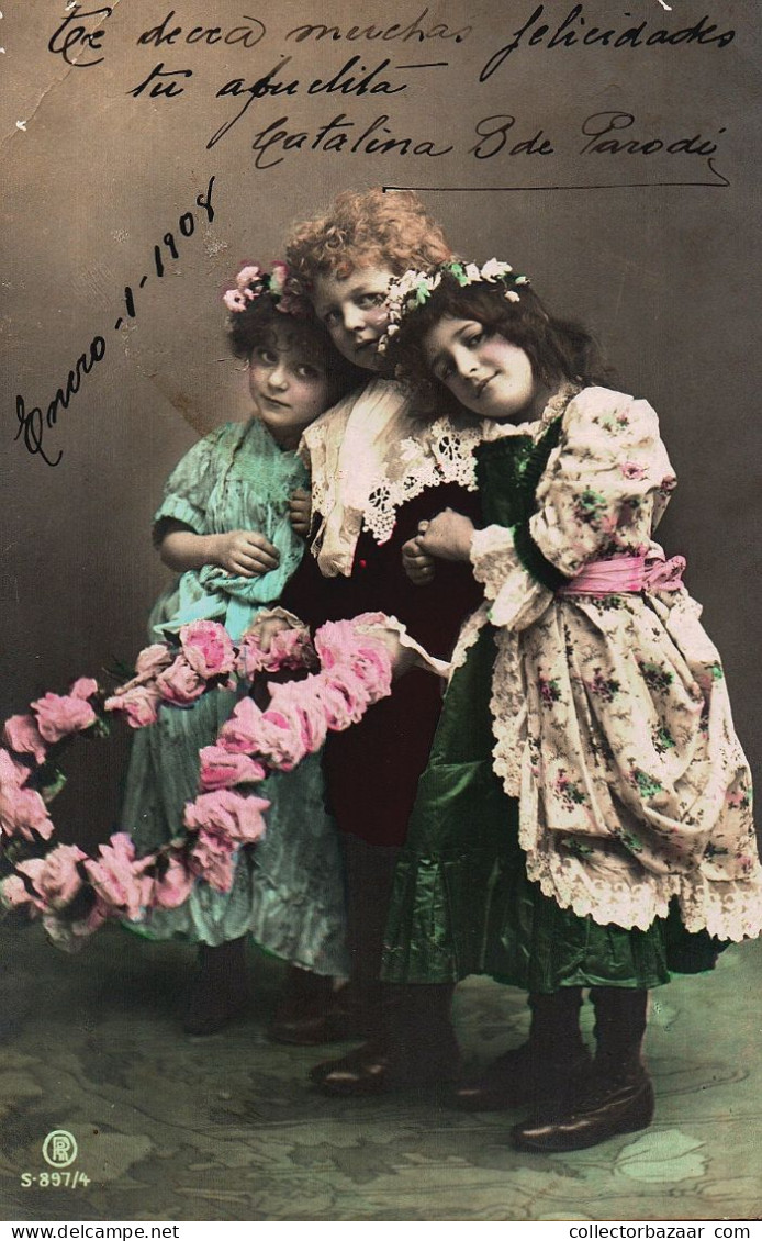 Children Group With Rose Flowers Real Photo Postcard RPH - Groupes D'enfants & Familles