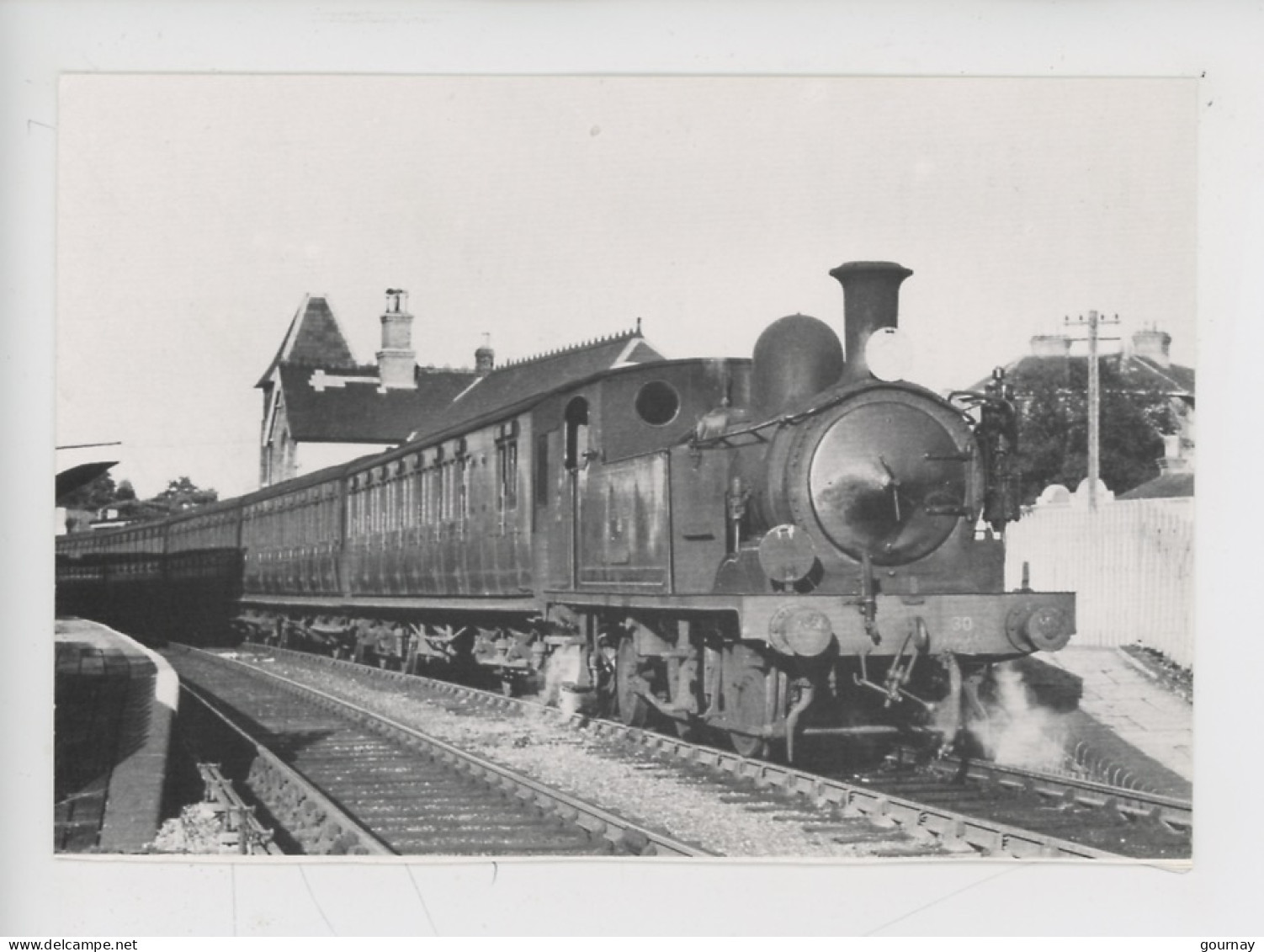 Ile De Wight - Train Gare Locomotive Vapeur (3rd Single- Freshwater To Newport) - Ventnor