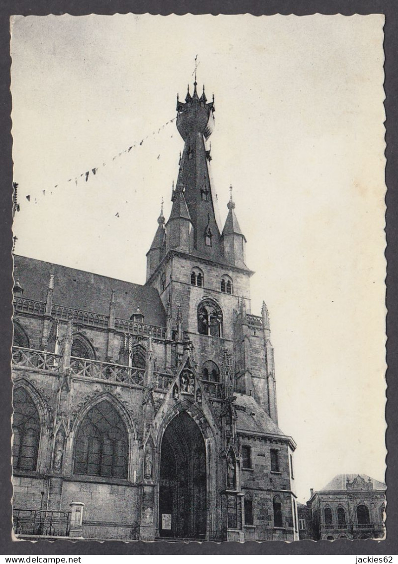 105779/ WALCOURT, La Basilique Et San Grand Pavois - Walcourt