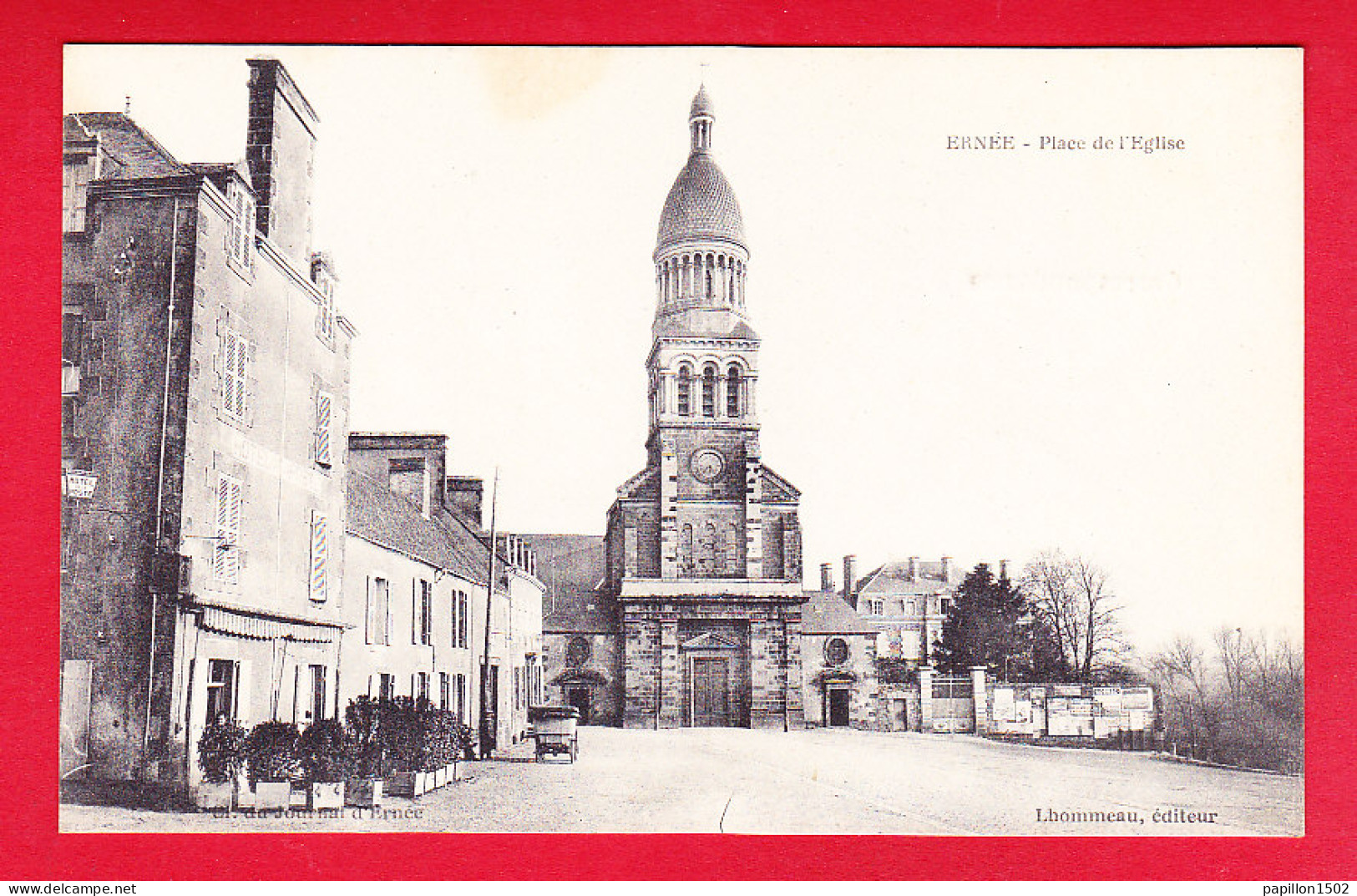 F-53-Ernee-20P213  Place De L'église, Cpa BE - Ernee