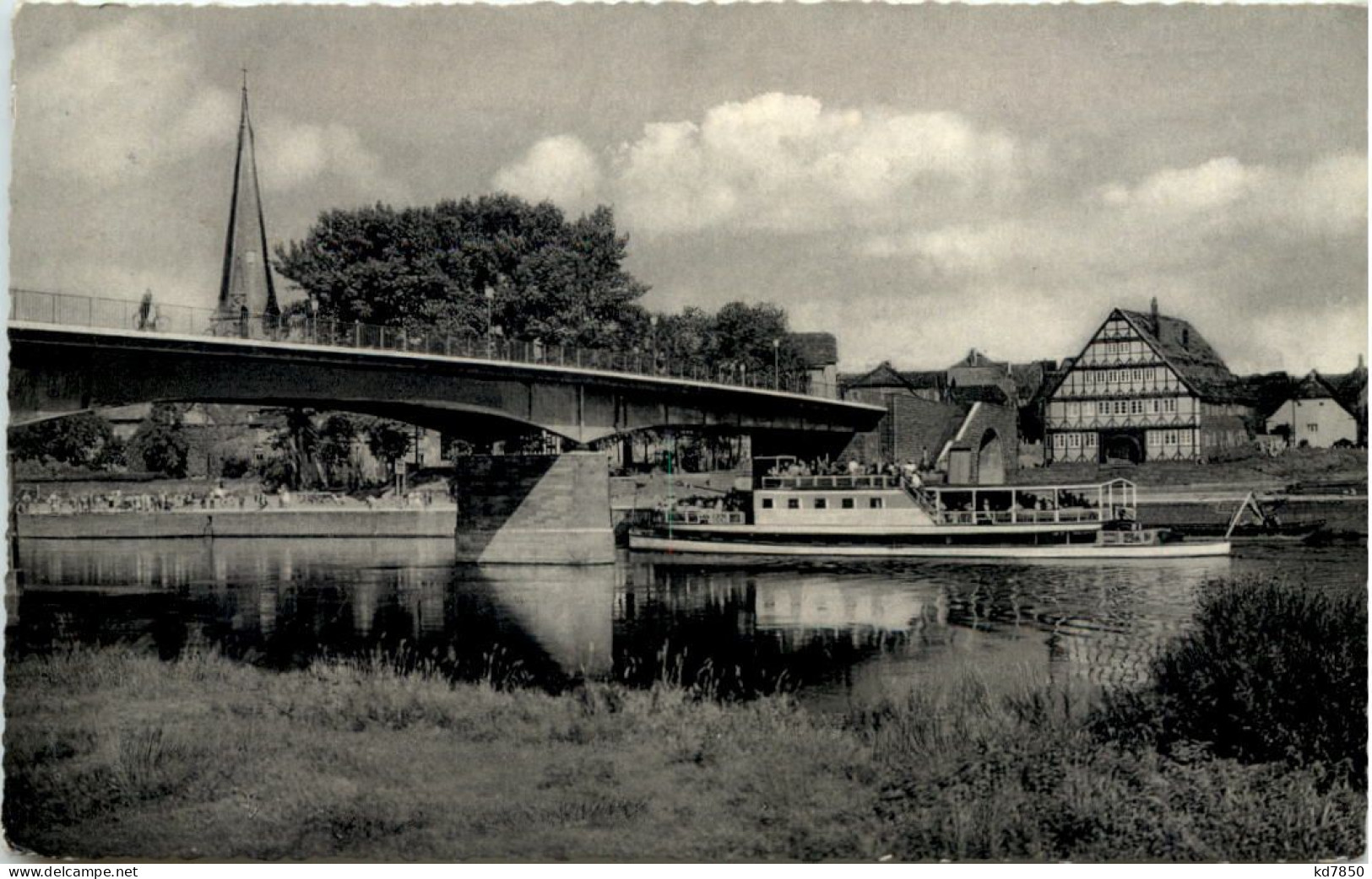 Holzminden A D Weser, Fährhaus Und Weserbrücke - Holzminden