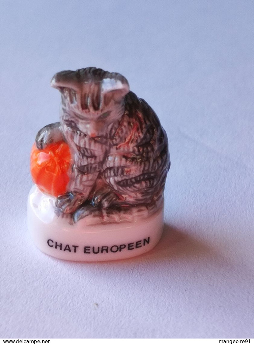 Fève / Fèves 2001 A Bon Chat Bon Roi * Le Chat Européen (T 3192) AFF 2001 Page 83 - Dieren