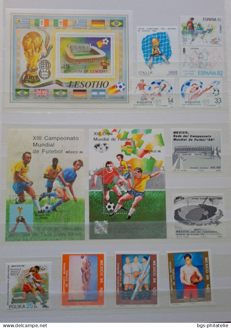 Collection De Timbres Sur Le Thème Du Football. - Collections (sans Albums)