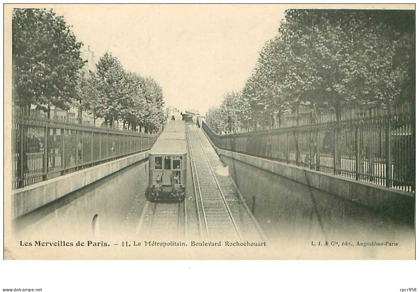 75000 . N°36966 .paris .le Metropolitain.bld Rochechouart - Transport Urbain En Surface