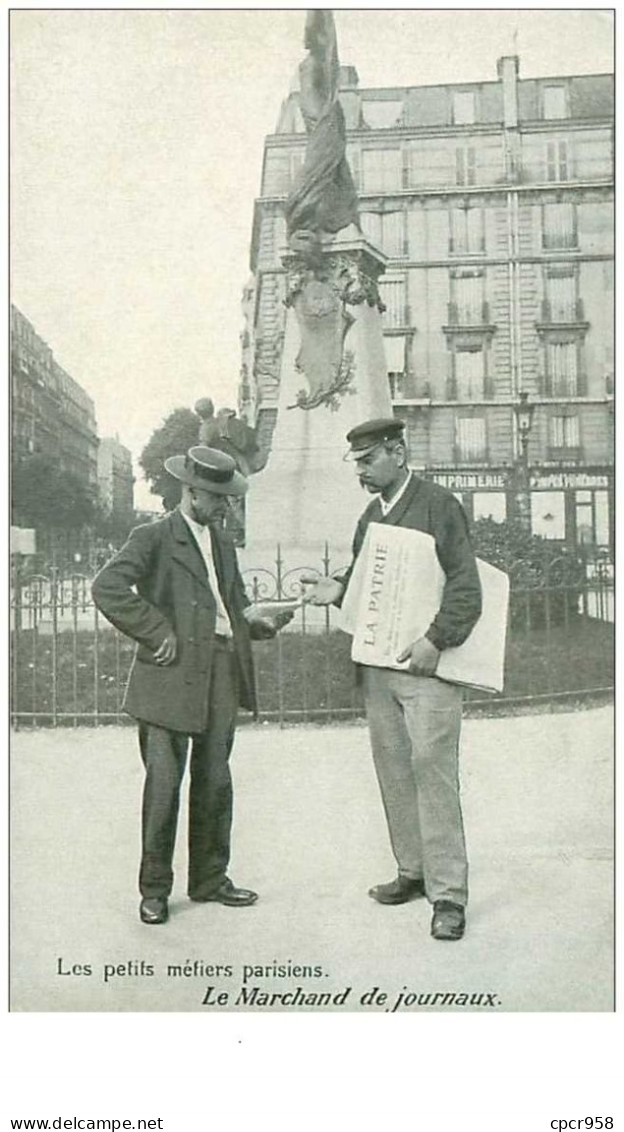 75.PARIS.n°22874.LES PETITS METIERS PARISIENS.LE MARCHAND DE JOURNEAUX.8 X 13 CM - Petits Métiers à Paris