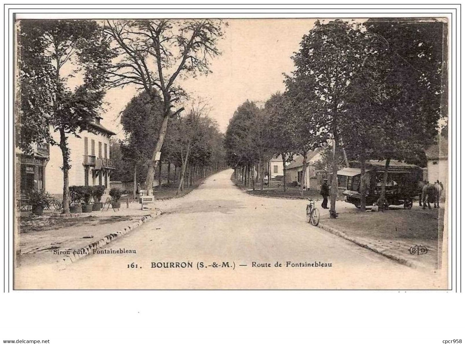 77.BOURRON.ROUTE DE FONTAINEBLEAU.MARCHAND AMBULANT. - Barbizon