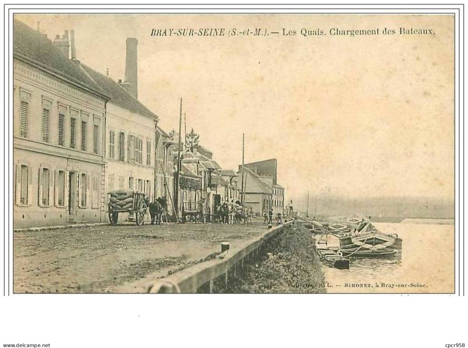 77.BRAY SUR SEINE.LES QUAIS.CHARGEMENT DES BATEAUX - Bray Sur Seine