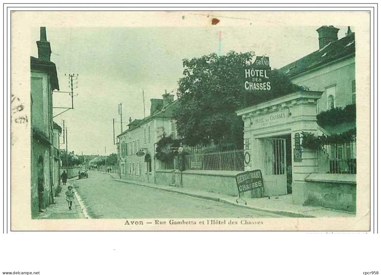 77.AVON.RUE GAMBETTA ET L'HOTEL DES CHASSES - Avon