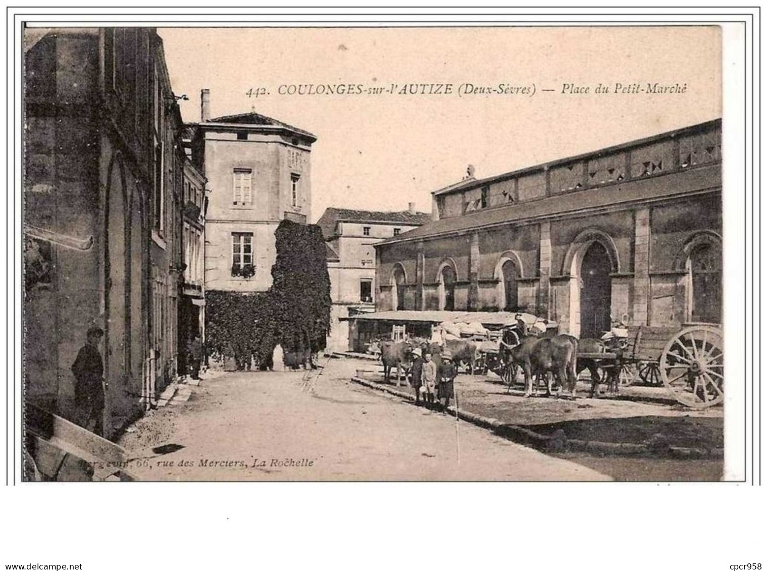 79.COULONGES SUR L AUTIZE.PLACE DU PETIT MARCHE. - Coulonges-sur-l'Autize