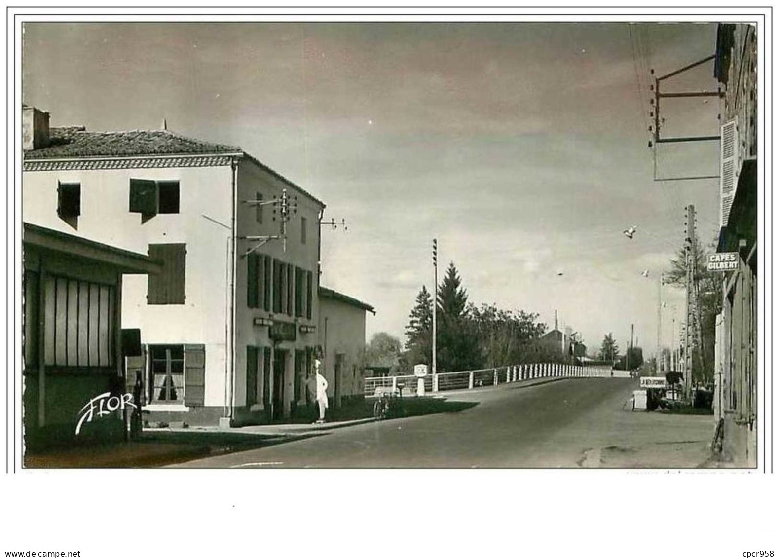 79.BRIOUX SUR BOUTONNE.LA GRANDE RUE.CPSM - Brioux Sur Boutonne