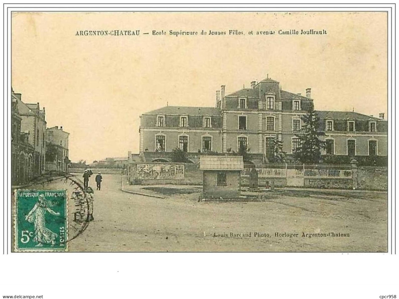 79.ARGENTON CHATEAU.ECOLE SUPERIEURE DE JEUNES FILLES ET AVENUE CAMILLE JOUFFRAULT - Argenton Chateau