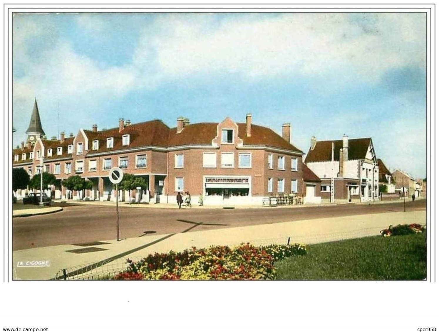 80.ROSIERES EN SANTERRE.PLACE DU MARECHAL LECLERC.CPSM - Rosieres En Santerre