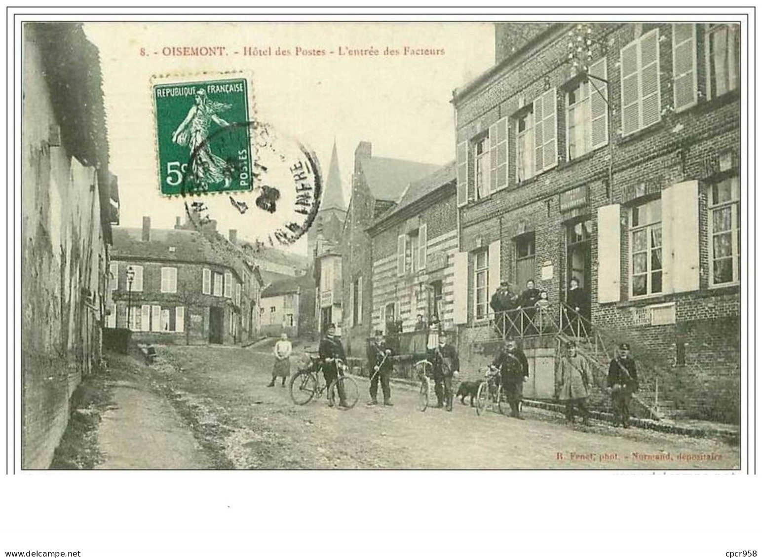 80.OISEMONT.HOTEL DES POSTES.L'ENTREE DES FACTEURS - Oisemont