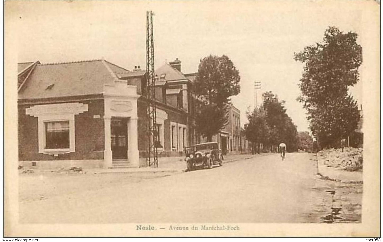 80.NESLE.AVENUE DU MARECHAL FOCH - Nesle