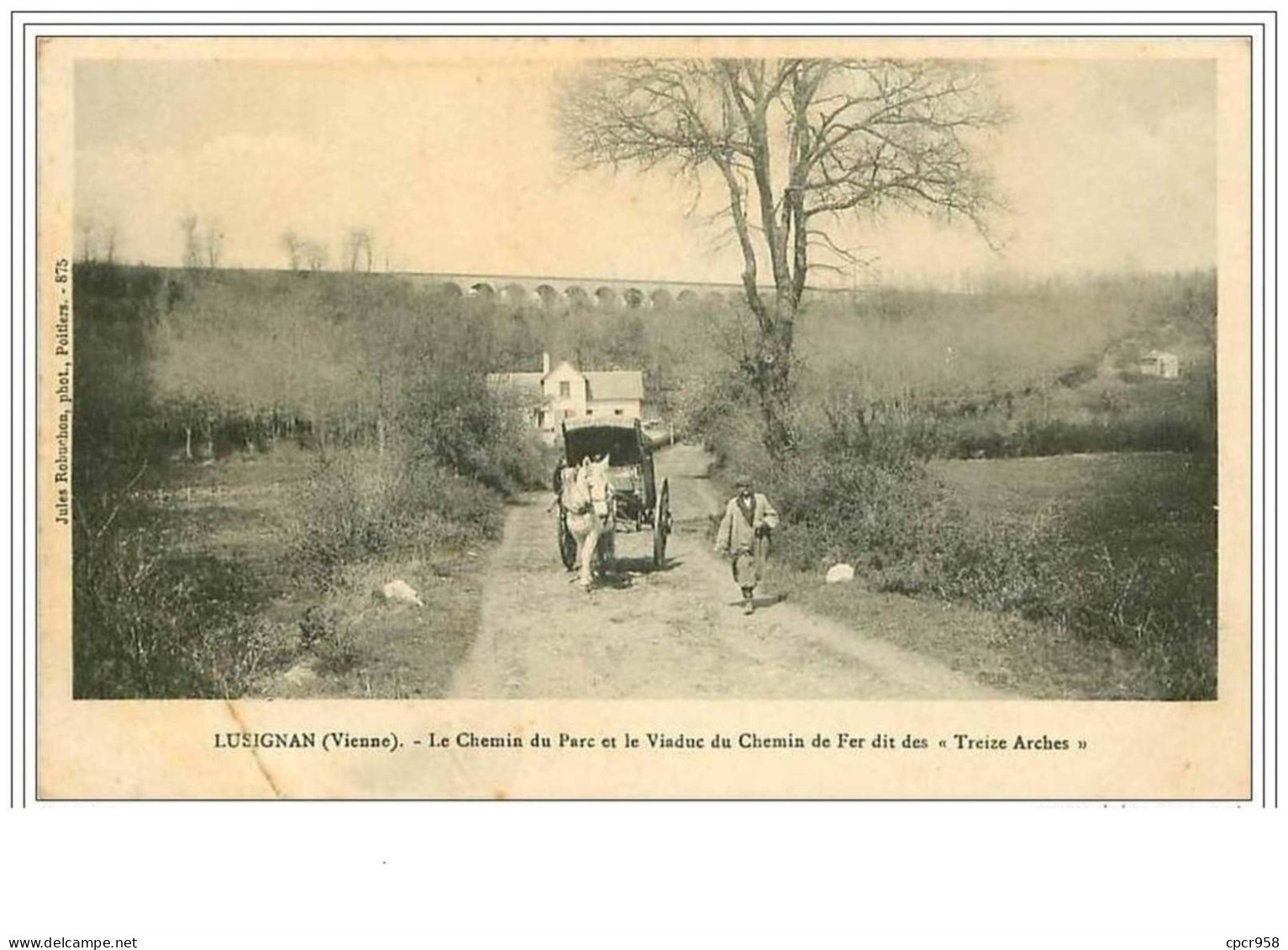 86.LUSIGNAN.LE CHEMIN DU PARC ET LE VIADUC DU CHEMIN DE FER DIT DES """"TREIZE ARCHES"""".PLIE - Lusignan