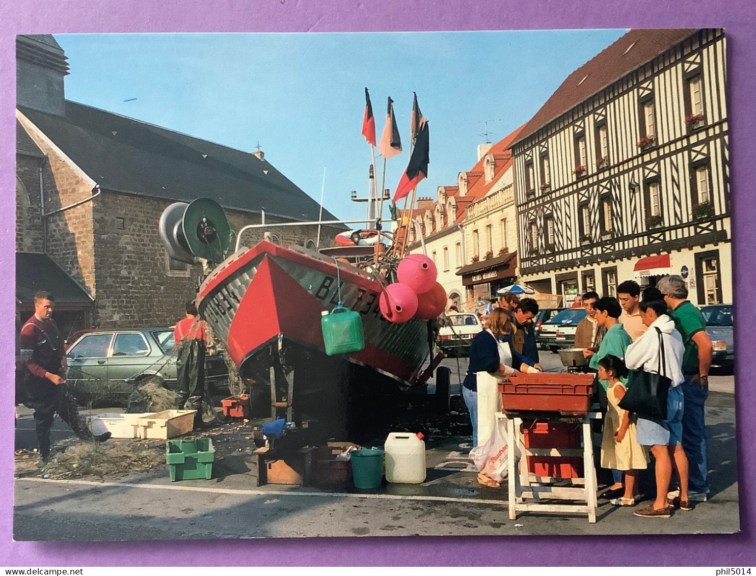 62    CPSM    WISSANT  Vente Du Poisson Place De L’église     Très Bon état - Wissant