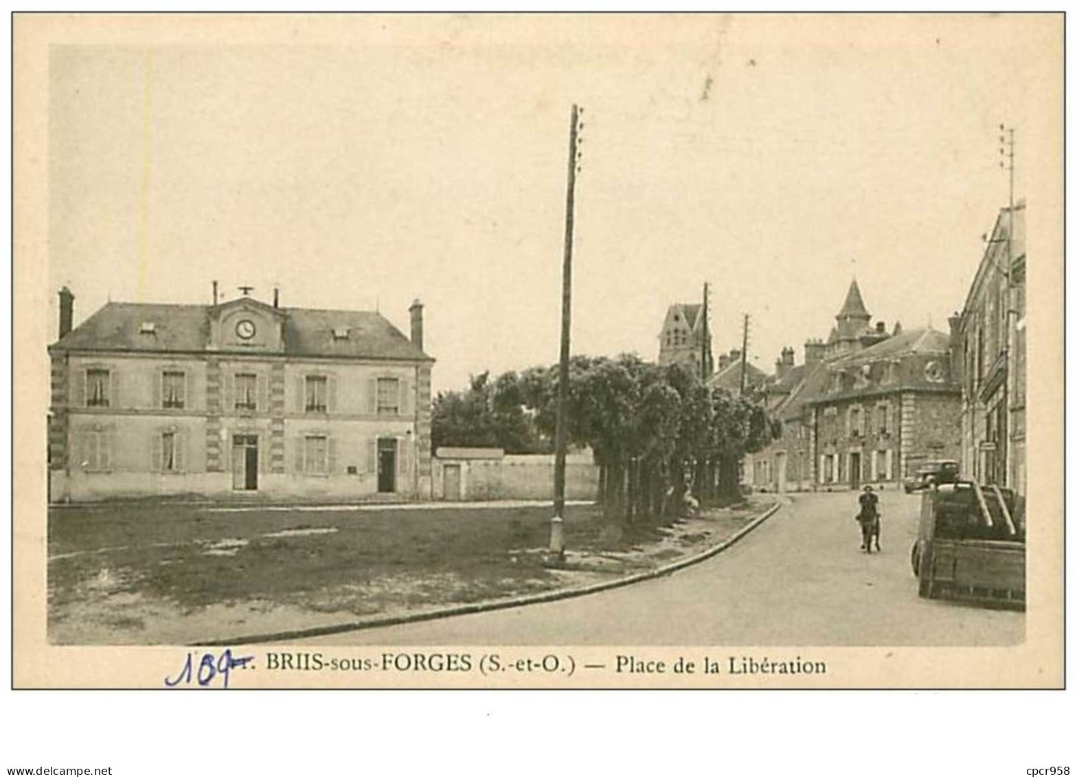 91.BRIIS SOUS FORGES.n°136.PLACE DE LA LIBERATION - Briis-sous-Forges