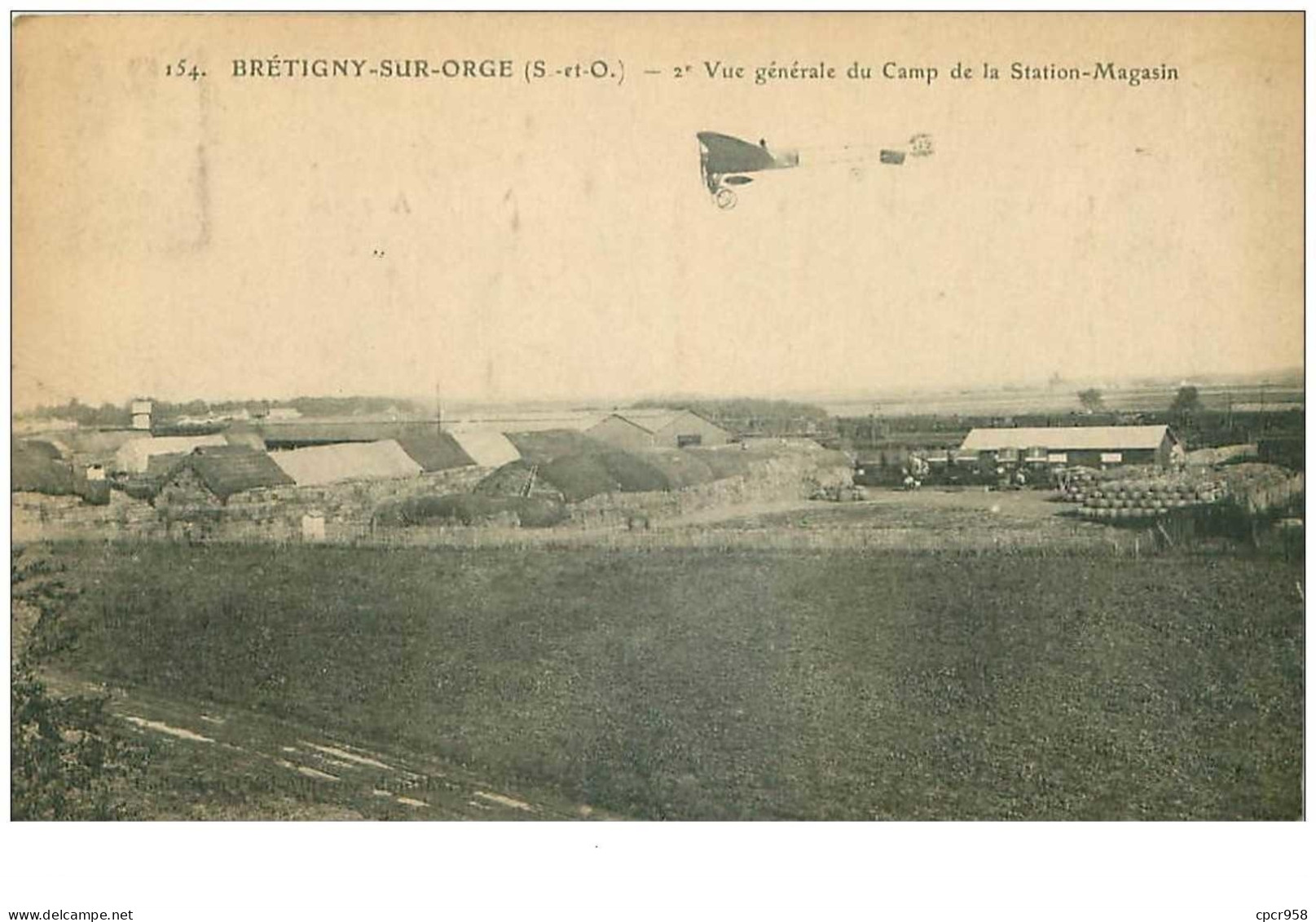 91.BRETIGNY SUR ORGE.n°15971.VUE GENERALE DU CAMP DE LA STATION MAGASIN - Bretigny Sur Orge
