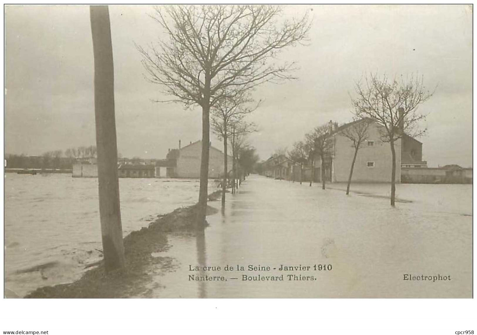 92.NANTERRE.n°17687.BOULEVARD THIERS.JANVIER 1910.LA CRUE DE LA SEINE - Nanterre