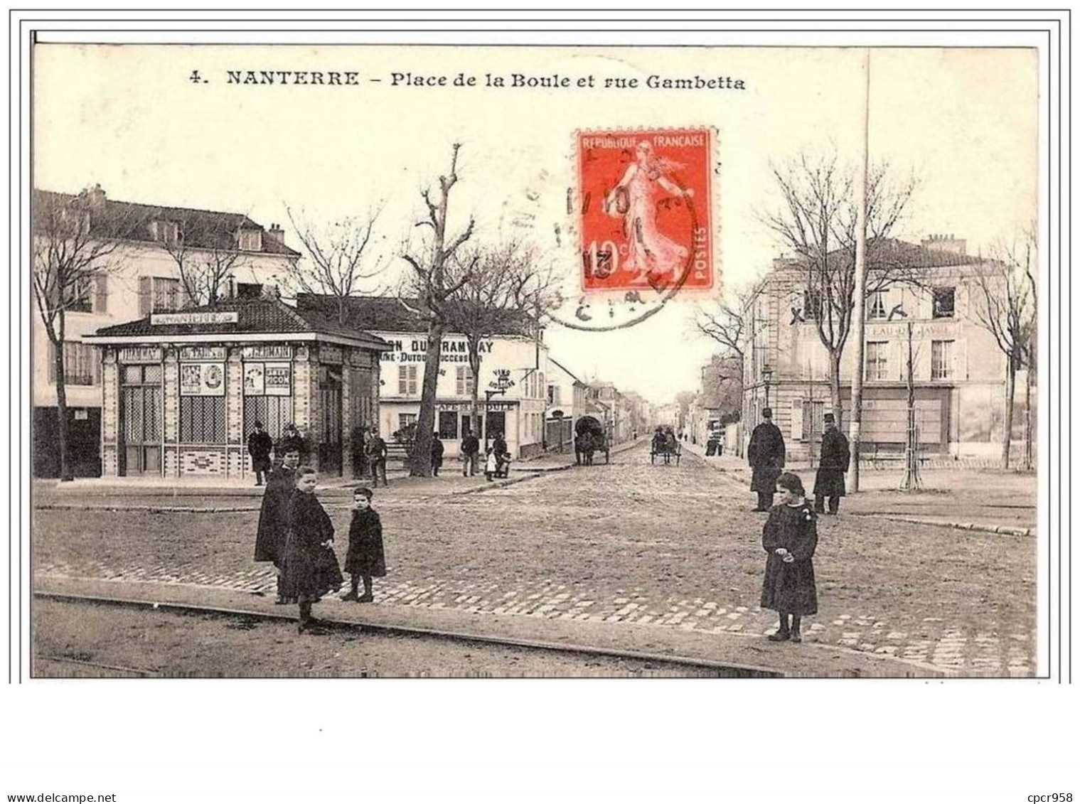 92.NANTERE.PLACE DE LA BOULE ET RUE GAMBETTA. - Nanterre