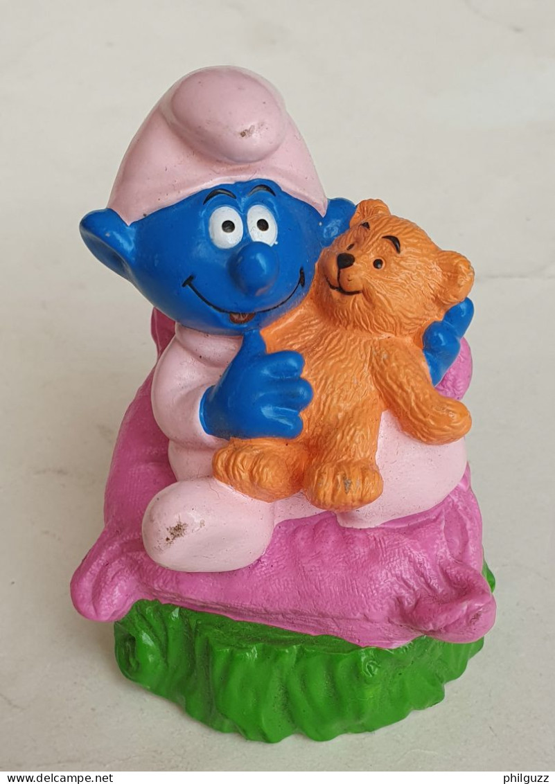 FIGURINE BOUCHON PRIME BIP 1999 BEBE SCHTROUMPF Avec Nounours (2) - Smurfen