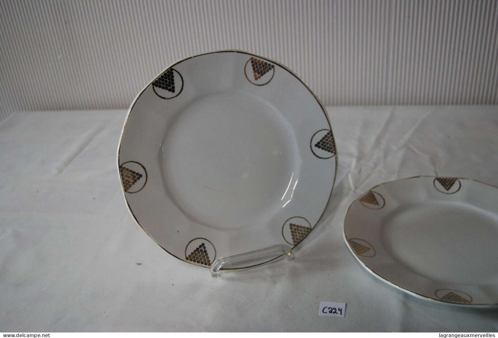 C224 2 Assiettes En Vieux St Ghislain - Belgium - Andere & Zonder Classificatie