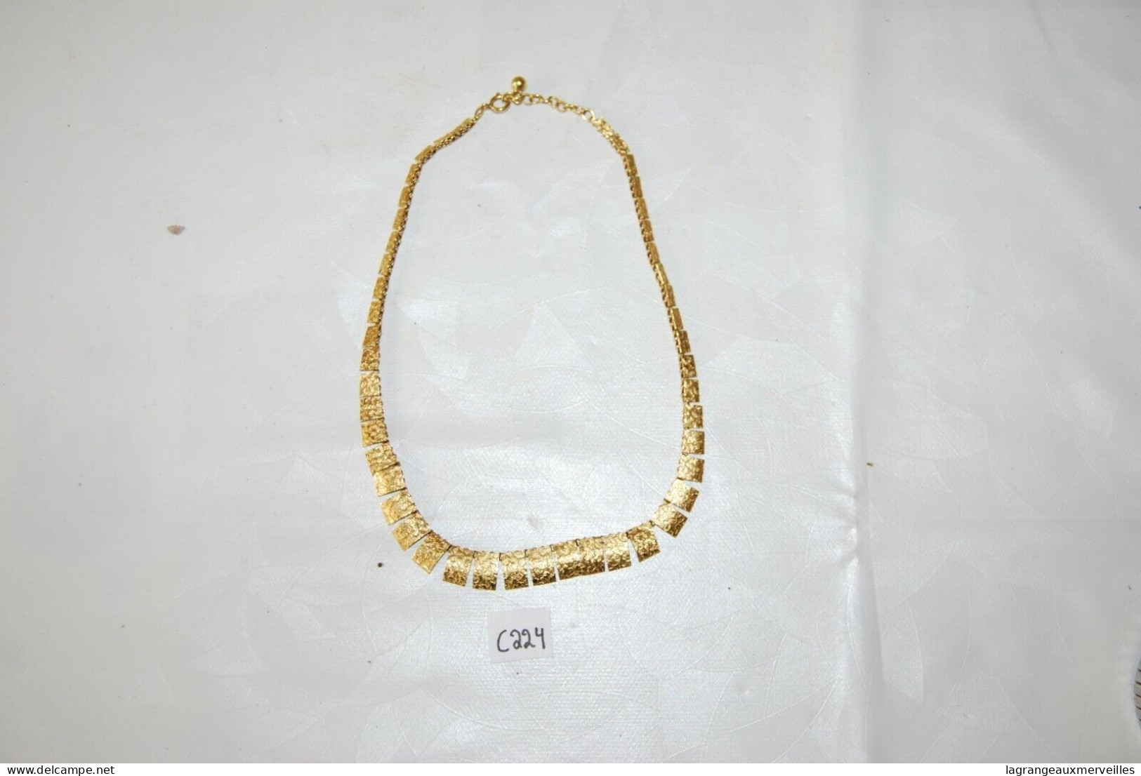 C224 Bijoux Anciens - Fantaisie - Plaqué Or - Collier - Necklaces/Chains