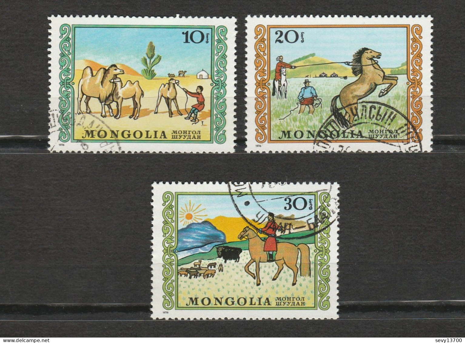 Mongolie - Lot 12 Timbres - Les Chevaux, Chameau, Yack, Chèvres, Yack Et Troupeaux, élevage - Mongolia