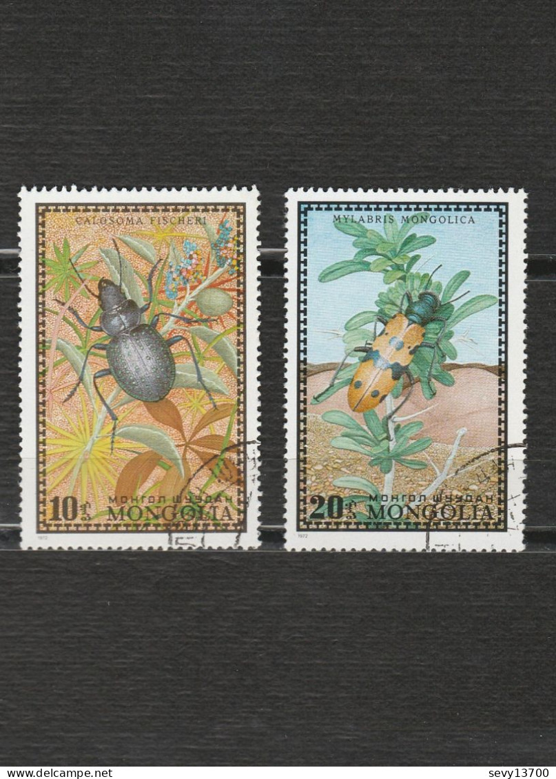 Mongolie - lot 40 timbres Les animaux, chevaux moutons castors gazelles chiens ours pandas grenouille poissons oiseaux