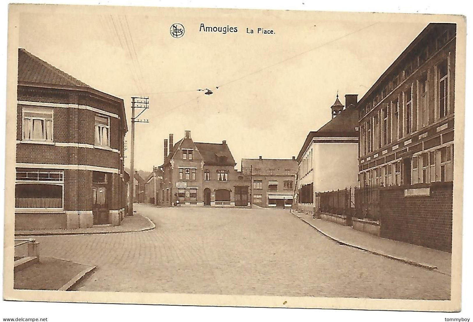 CPA Amougies, La Place - Mont-de-l'Enclus