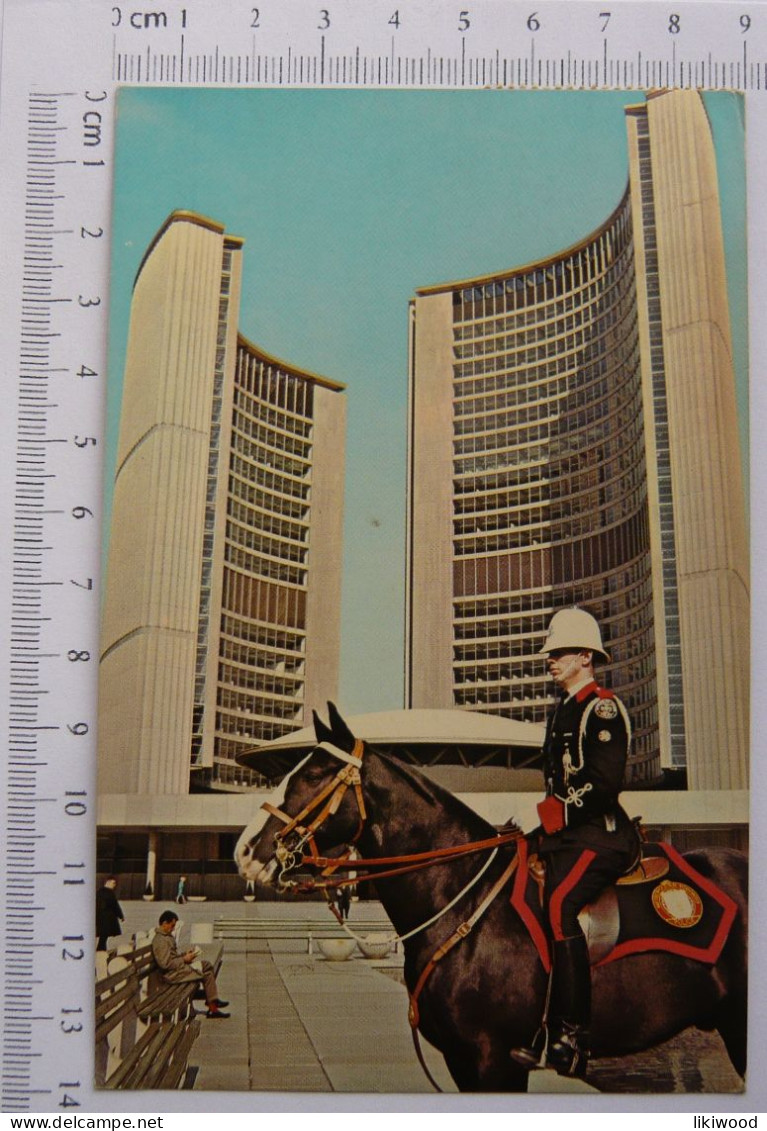 Metropolitan Toronto Mounted Police, Policeman On Horseback, In Front Of The City Hall - Toronto