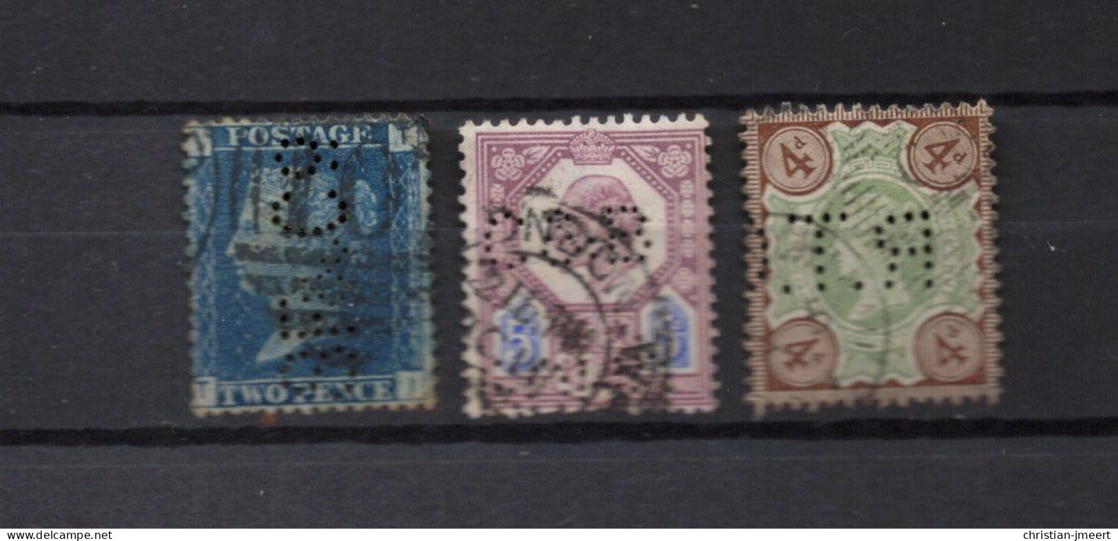 Grande-Bretagne UK  3 Timbres  Perforés  Perfins - Gezähnt (perforiert)