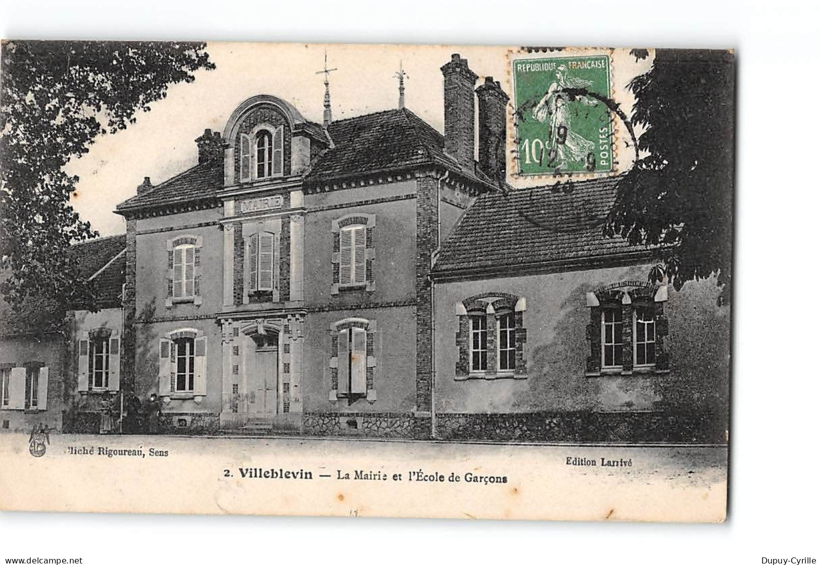 VILLEBLEVIN - La Mairie Et L'Ecole De Garçons - Très Bon état - Villeblevin