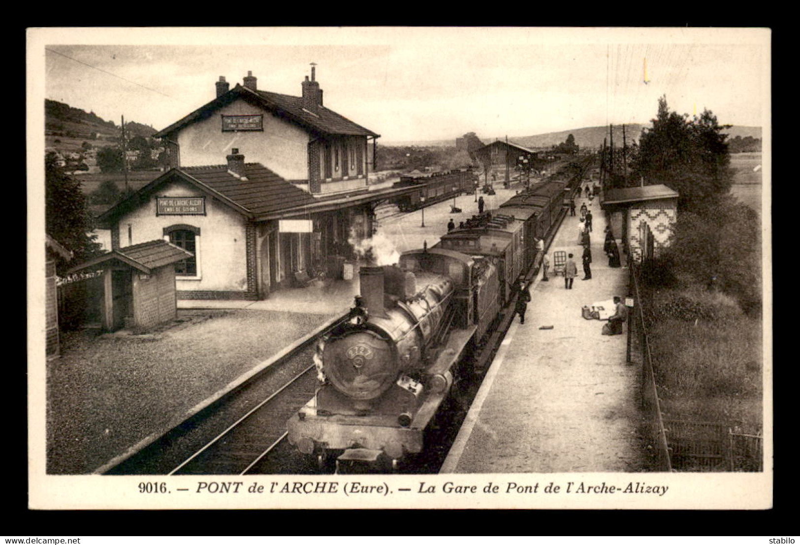 27 - PONT-DE-L'ARCHE-ALIZAY - TRAIN EN GARE DE CHEMIN DE FER - Pont-de-l'Arche