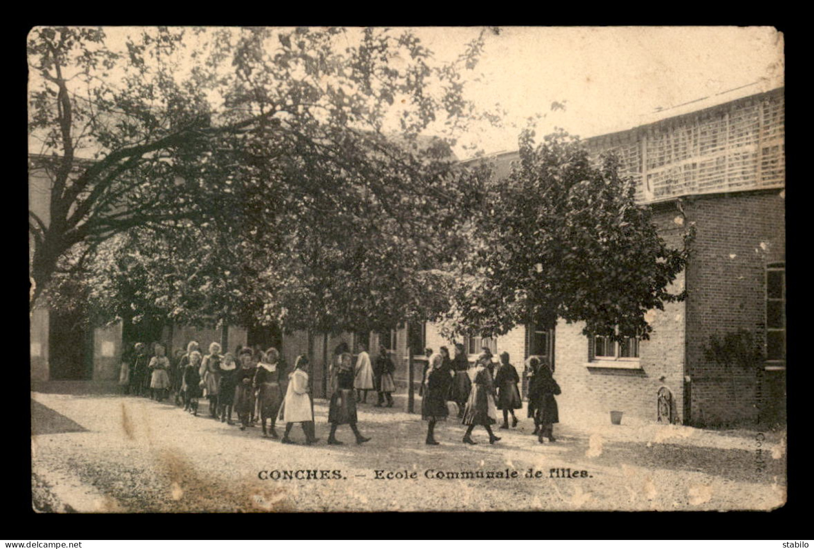 27 - CONCHES - ECOLE COMMUNALE DE FILLES - VOIR ETAT - Conches-en-Ouche