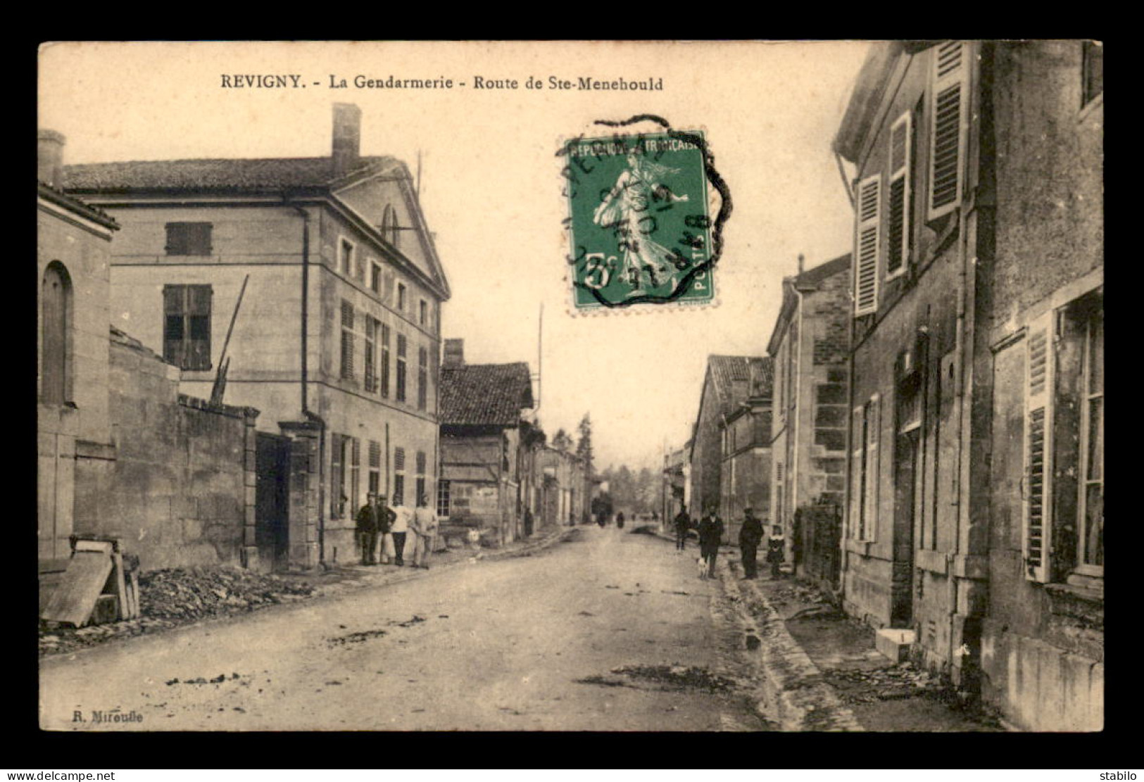 55 - REVIGNY-SUR-ORNAIN - LA GENDARMERIE ROUTE DE STE-MENEHOULD - EDITEUR R. MIROUFLE - Revigny Sur Ornain