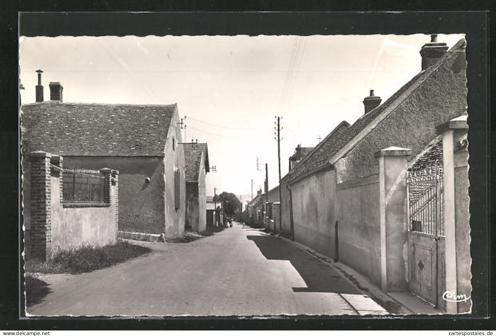 CPA Saint-Martin-du-Tertre, La Grande Rue  - Saint Martin Du Tertre