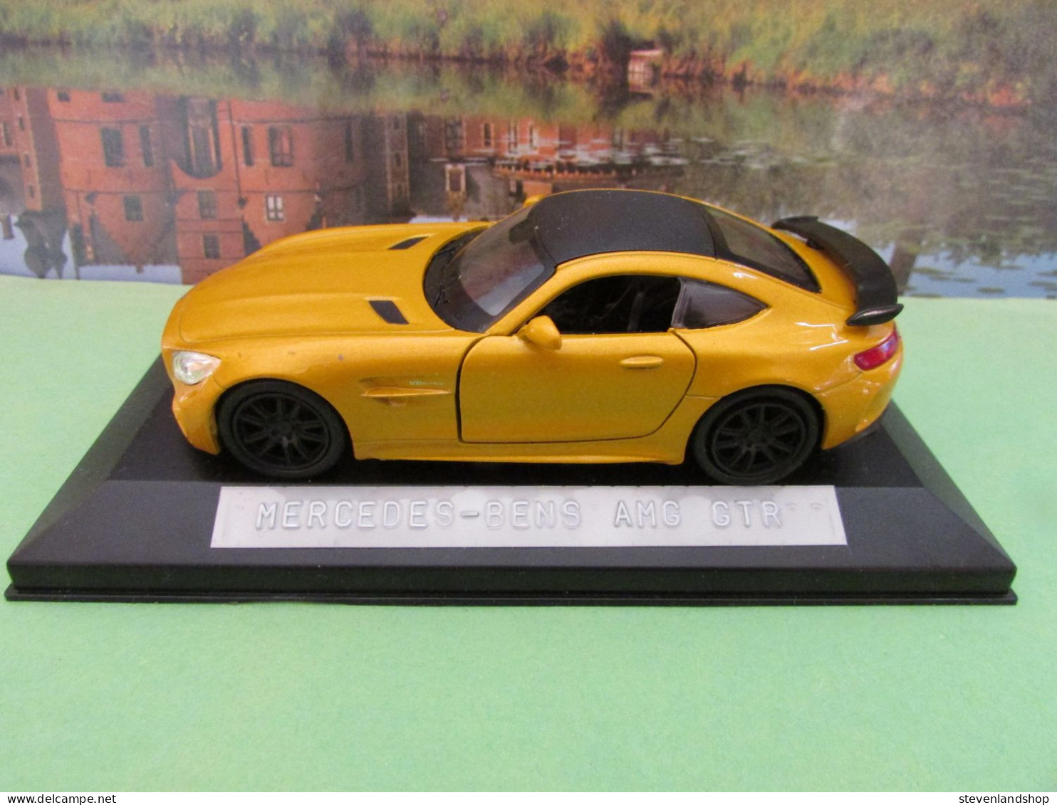 MERCEDES AMG GTR - Scale 1:32