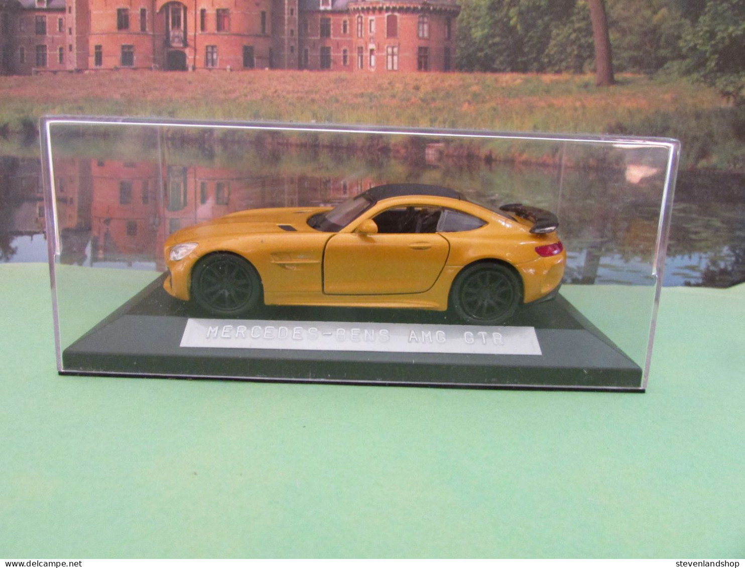 MERCEDES AMG GTR - Escala 1:32