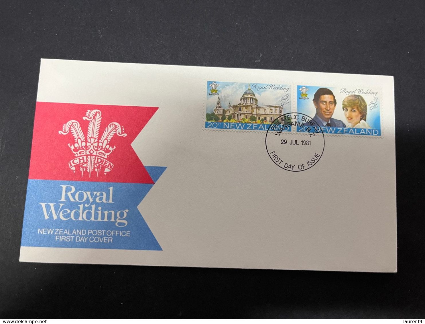 11-4-2024 (1 Z 39) 2 FDC - New Zealand - Prince Charles (now King Charles) & Lady Diana Spencer Royal Wedding - Case Reali