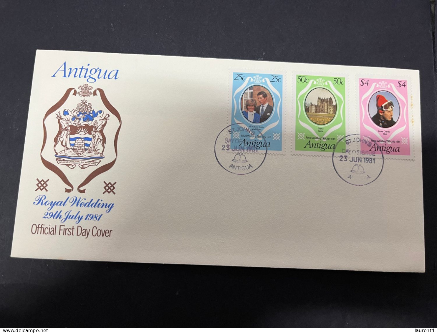 11-4-2024 (1 Z 39) 2 FDC - Antigua - Prince Charles (now King Charles) & Lady Diana Spencer Royal Wedding - Case Reali